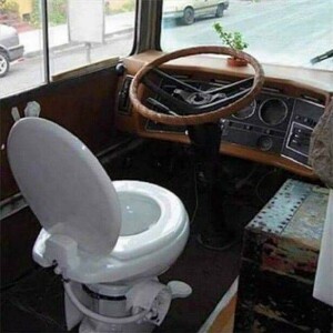 computoilet2.jpg (35872 bytes)